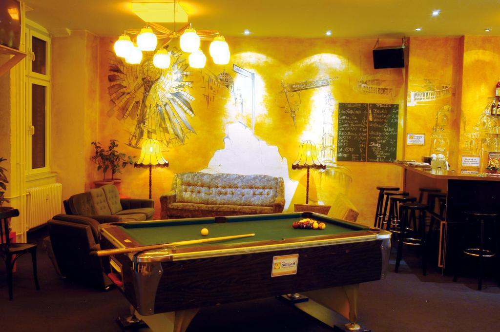 Baxpax Kreuzberg Hostel Берлин Екстериор снимка