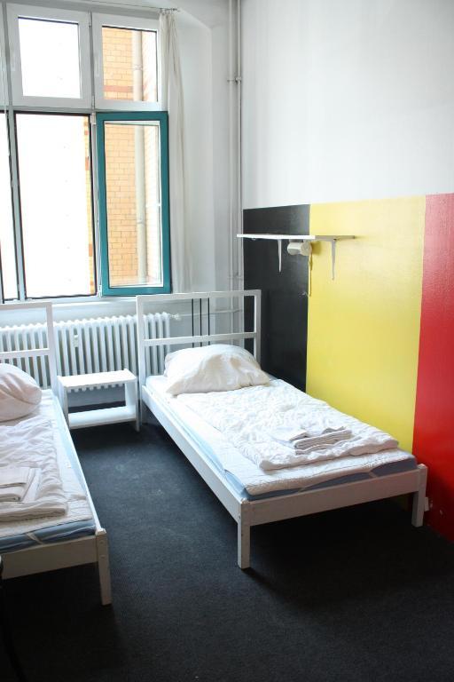 Baxpax Kreuzberg Hostel Берлин Екстериор снимка