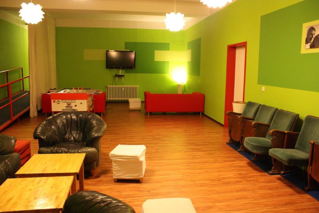 Baxpax Kreuzberg Hostel Берлин Екстериор снимка
