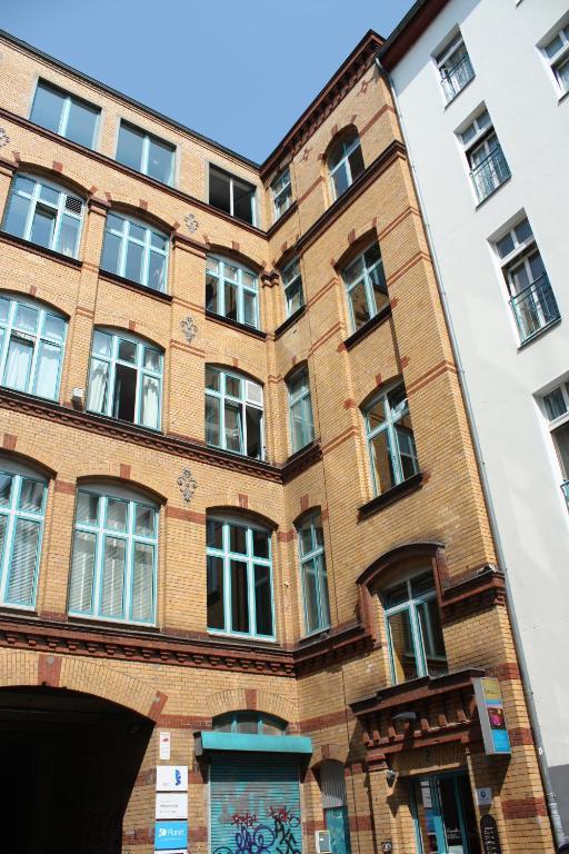 Baxpax Kreuzberg Hostel Берлин Екстериор снимка